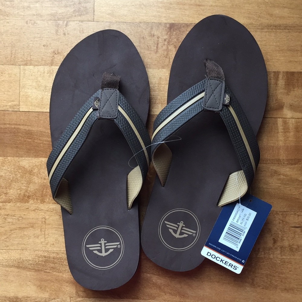 New with tags DOCKERS brown & tan flip flops SZ XL